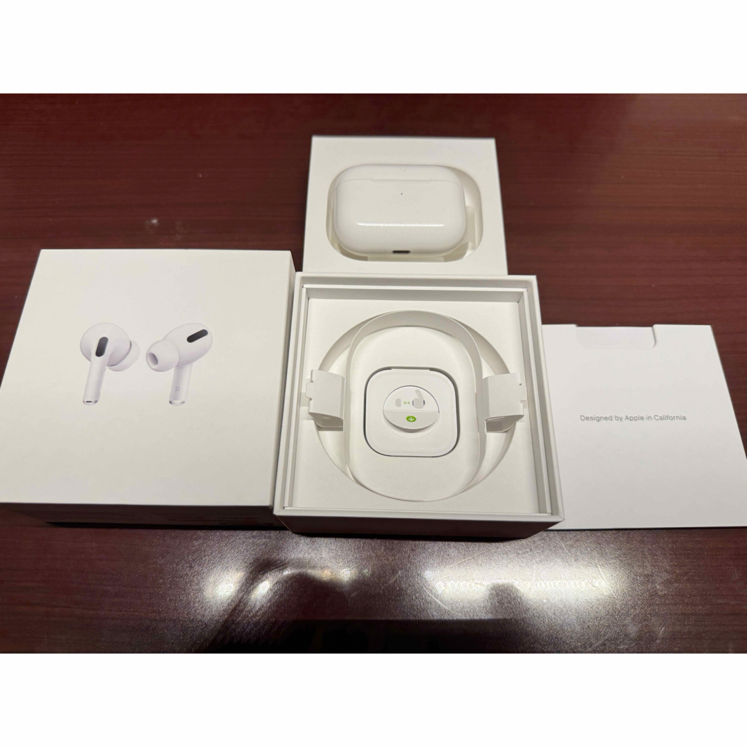 Apple(アップル)のAirPods pro スマホ/家電/カメラのオーディオ機器(ヘッドフォン/イヤフォン)の商品写真