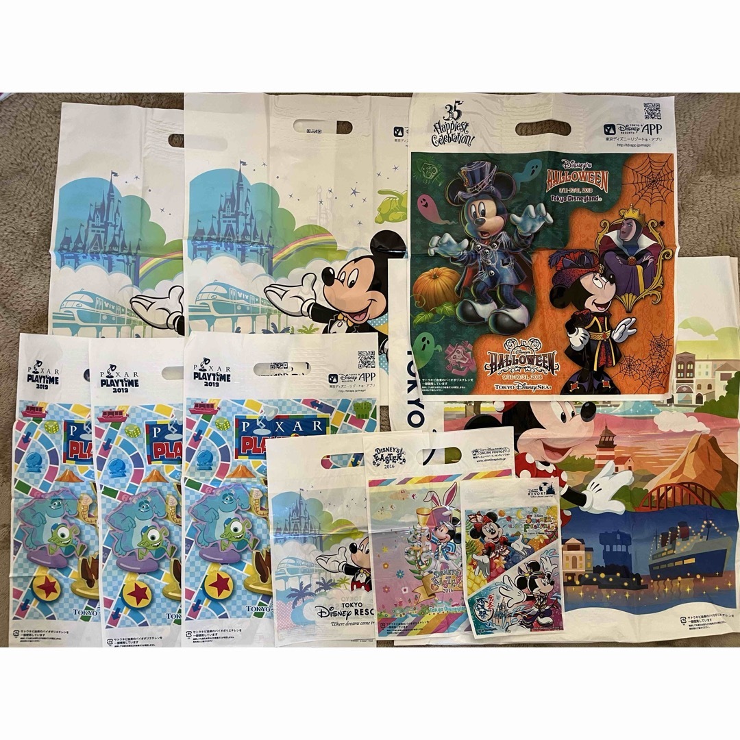 Disney(ディズニー)のディズニー歴代袋12枚入り レディースのバッグ(ショップ袋)の商品写真