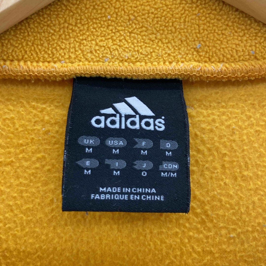 adidas(アディダス)のadidas メンズ アディダス ブルゾン　フリース　イエロー　ロゴ刺繍 メンズのジャケット/アウター(ブルゾン)の商品写真