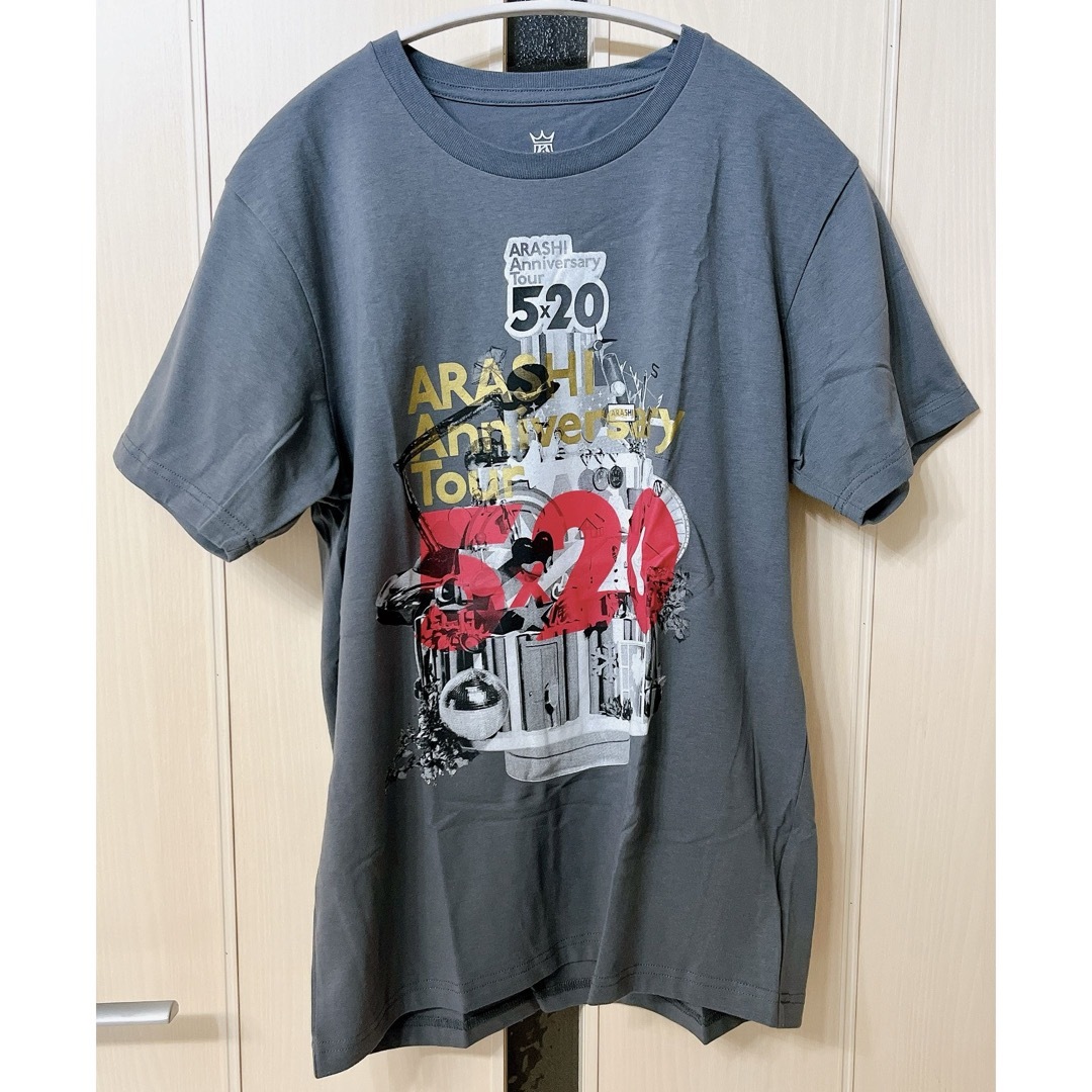 嵐(アラシ)の即購入OK★美品★嵐/ARASHI★ライブTシャツ/5×20★フリーサイズ エンタメ/ホビーのタレントグッズ(アイドルグッズ)の商品写真