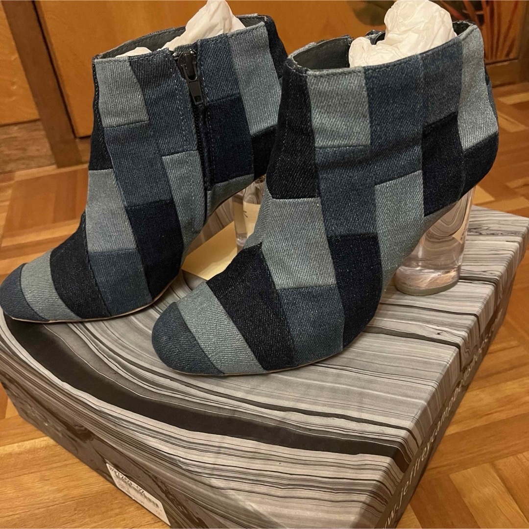 JEFFREY CAMPBELL(ジェフリーキャンベル)の【激レア】JEFFREY CAMPBELL デニム　ショートブーツ レディースの靴/シューズ(ブーティ)の商品写真