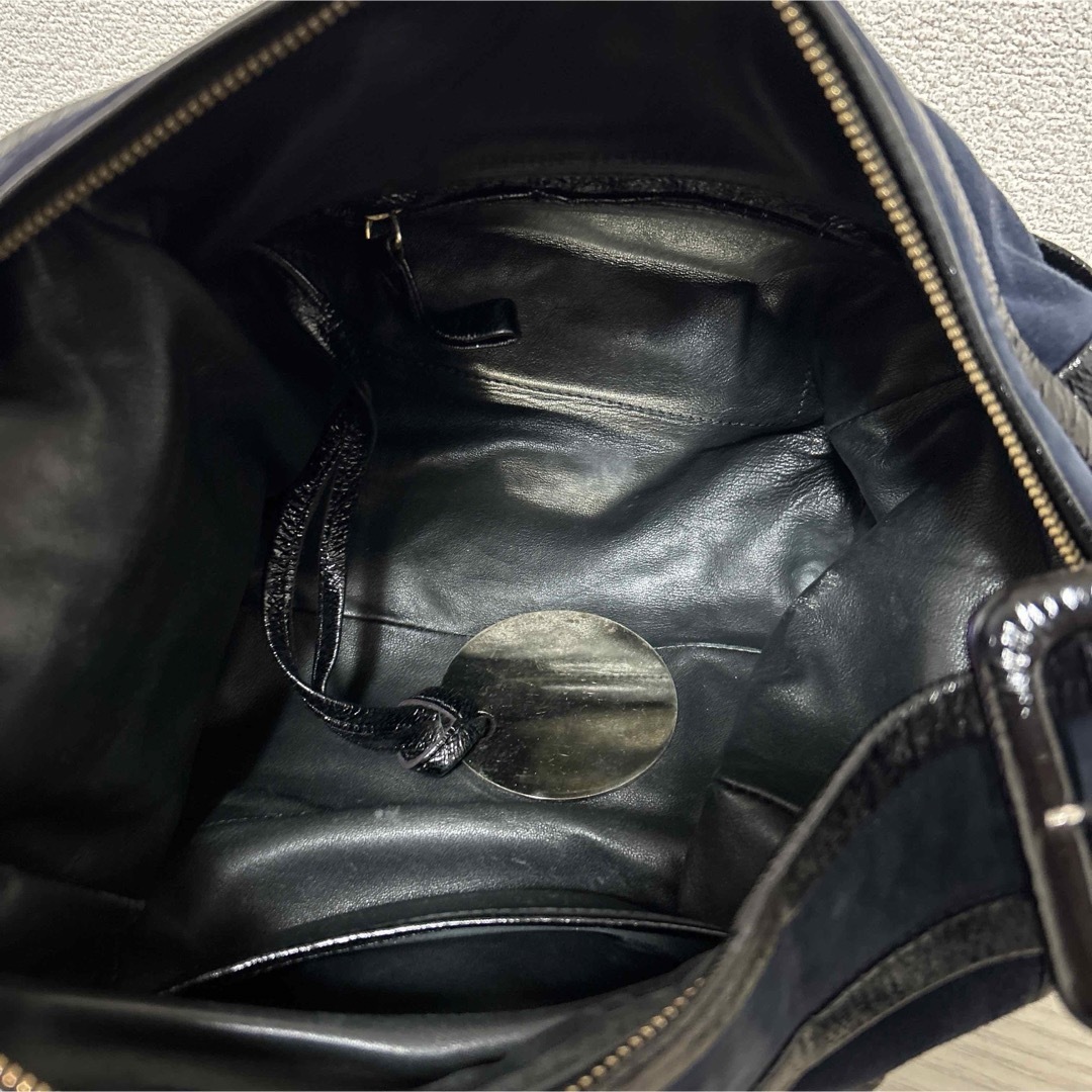 PIERRE HARDY(ピエールアルディ)のピエールアルディ　ショルダーバッグ　肩掛け スエード　ミラーチャーム レディースのバッグ(ショルダーバッグ)の商品写真
