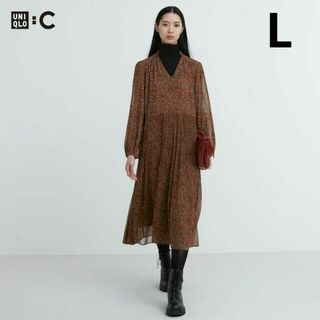 ユニクロ(UNIQLO)のシフォンプリーツワンピース　ブラウン　L　ユニクロC(ロングワンピース/マキシワンピース)