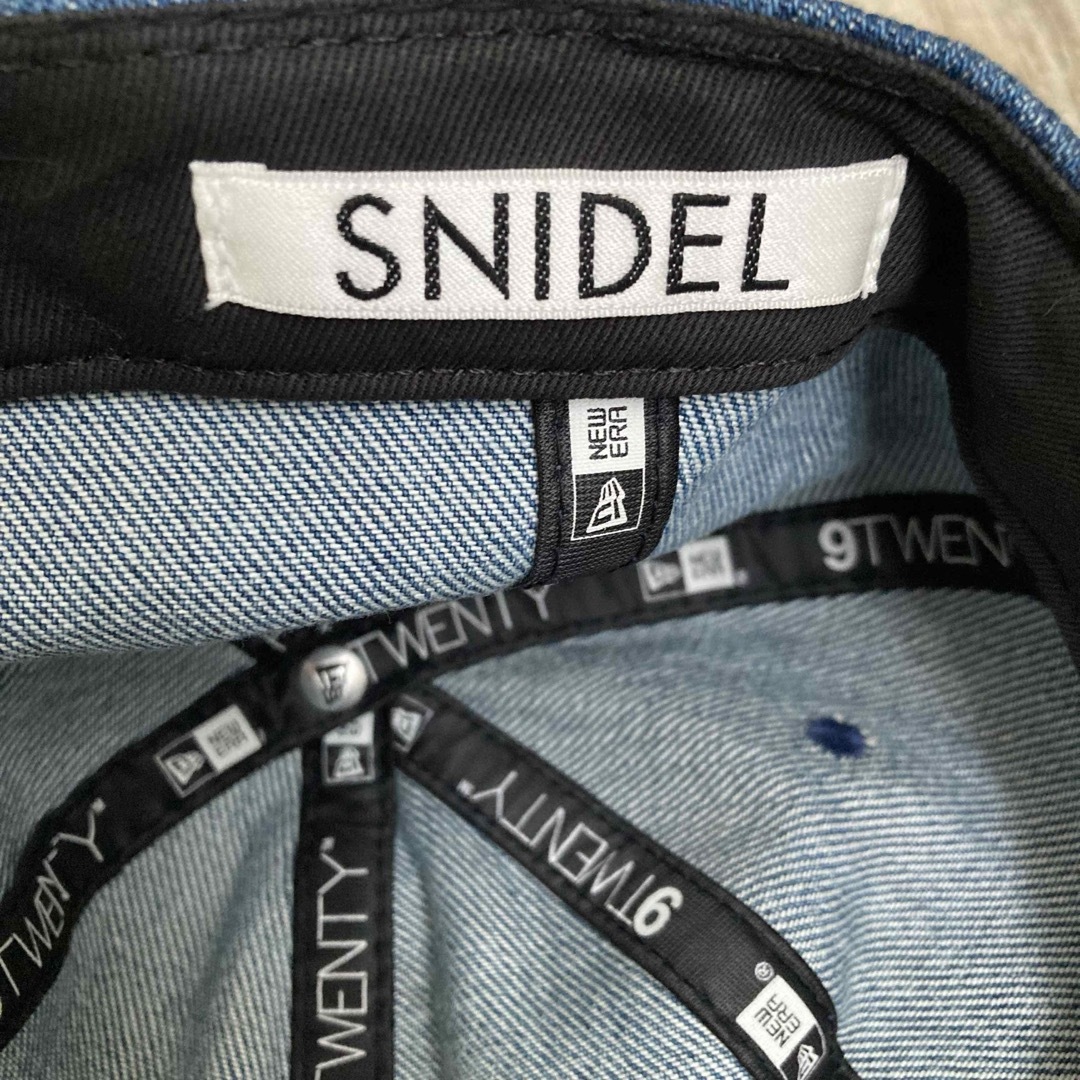 SNIDEL(スナイデル)のニューエラ×スナイデル　デニムコラボキャップ　帽子　ブルー　ロゴ入り レディースの帽子(キャップ)の商品写真