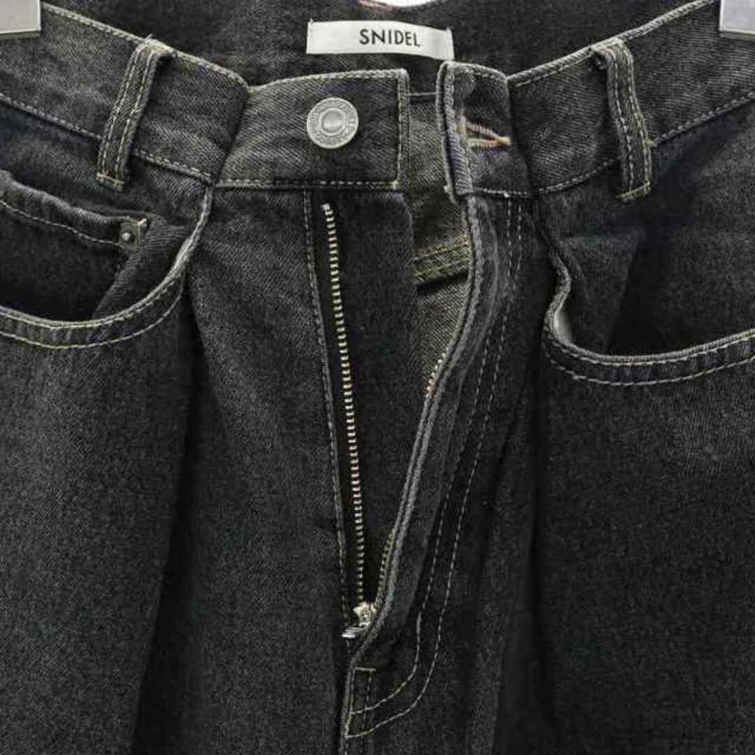 SNIDEL(スナイデル)のスナイデル 23AW ウエストタックデニムパンツ ジーンズ ワイド バギー レディースのパンツ(デニム/ジーンズ)の商品写真