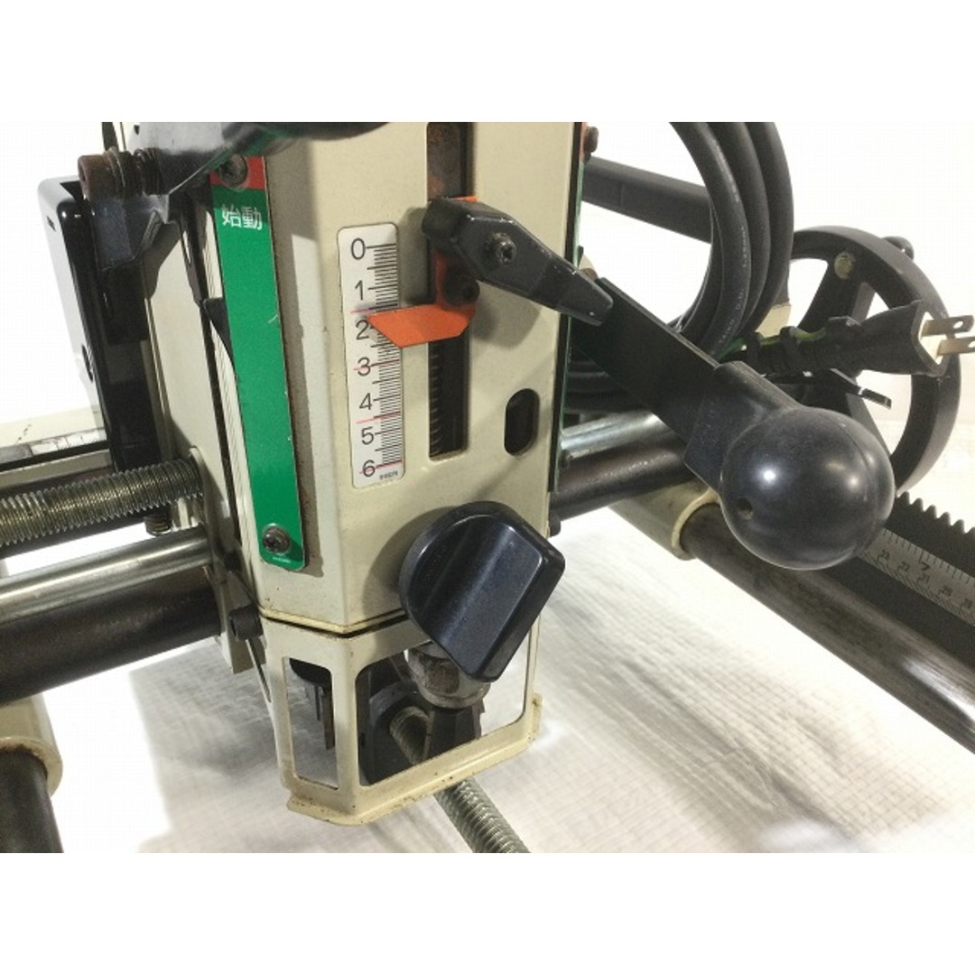 Makita - ☆中古品☆ makita マキタ 100V 大入レルータ 2517N Makita - ☆中古品☆ makita マキタ 100V 大入レルータ 2517N