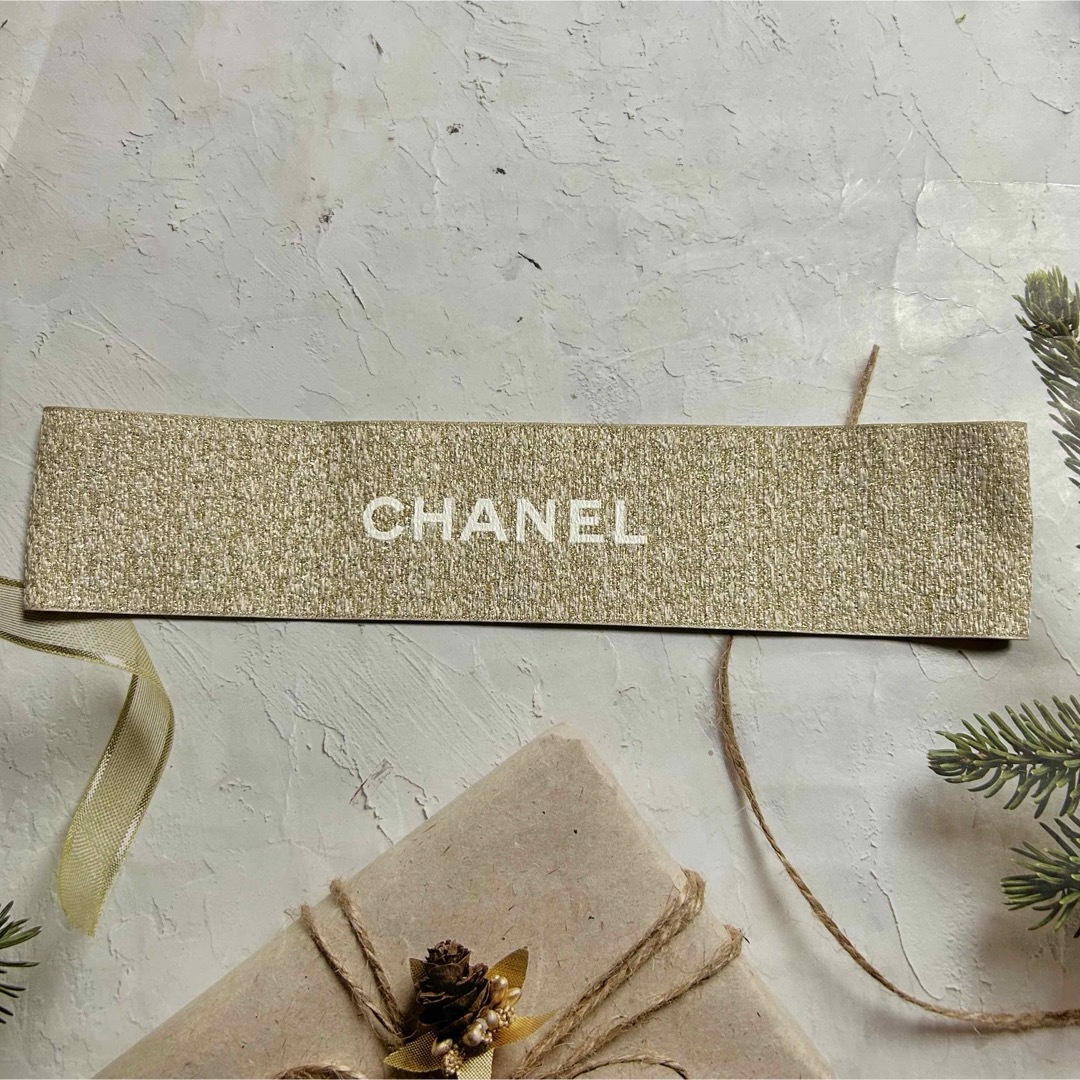 CHANEL(シャネル)のCHANEL 巾着ノベルティポーチ　ホワイト×5点とリボン4点　セット レディースのファッション小物(ポーチ)の商品写真