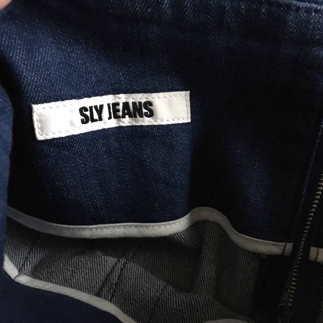 SLY(スライ)のSLY JEANS★スライ・デザインデニム・クロップドパンツ・テーパードジーンズ レディースのパンツ(デニム/ジーンズ)の商品写真