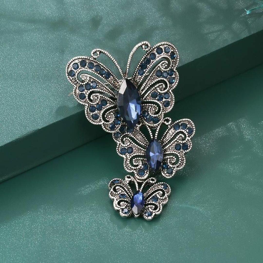 蝶々　シルバー　ブローチ　３連　バタフライ　蝶　ヴィンテージ　ブルー　海外　デコ レディースのアクセサリー(ブローチ/コサージュ)の商品写真