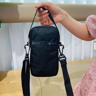 レスポートサック(LeSportsac)のLeSportsac レスポートサックスマホケース黒 ショルダーバッグ(ショルダーバッグ)