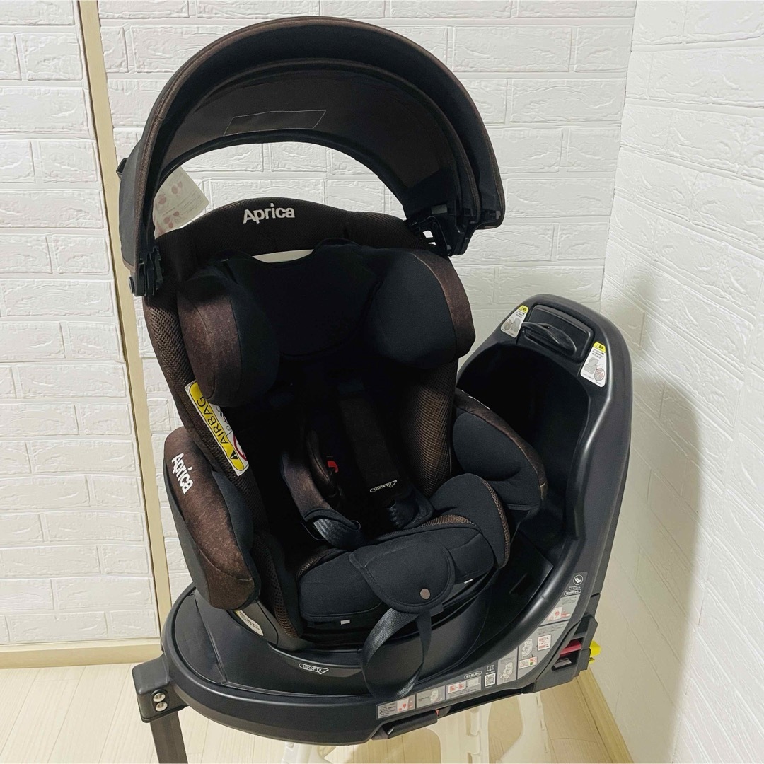 Aprica(アップリカ)の【美品】アップリカ チャイルドシート フラディアグロウ ISOFIX ブラウン キッズ/ベビー/マタニティの外出/移動用品(自動車用チャイルドシート本体)の商品写真