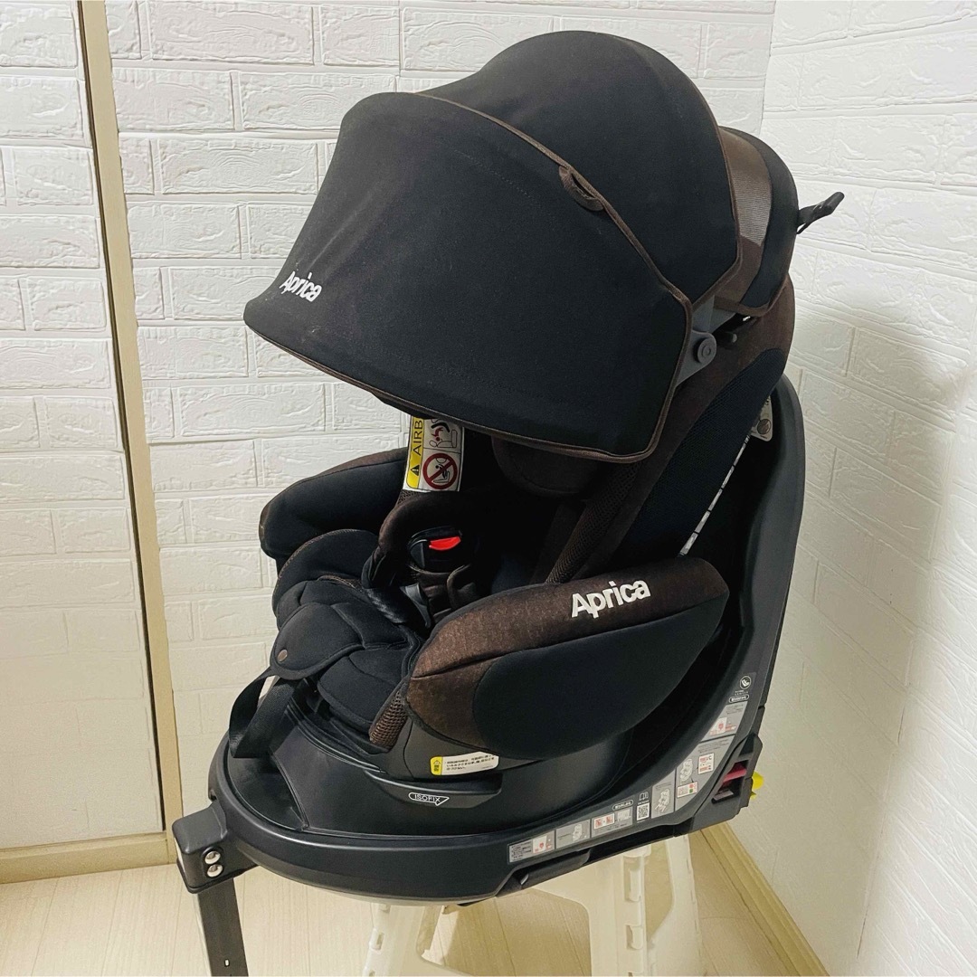 Aprica(アップリカ)の【美品】アップリカ チャイルドシート フラディアグロウ ISOFIX ブラウン キッズ/ベビー/マタニティの外出/移動用品(自動車用チャイルドシート本体)の商品写真