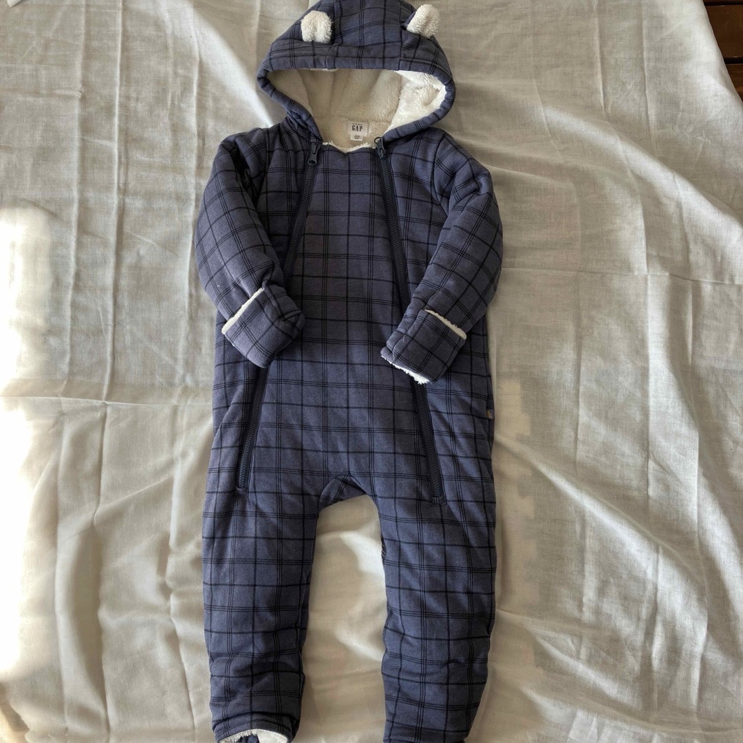 babyGAP(ベビーギャップ)のベビーギャップ くま耳   ボア ロンパース 足つき ジャンプスーツ キッズ/ベビー/マタニティのベビー服(~85cm)(カバーオール)の商品写真