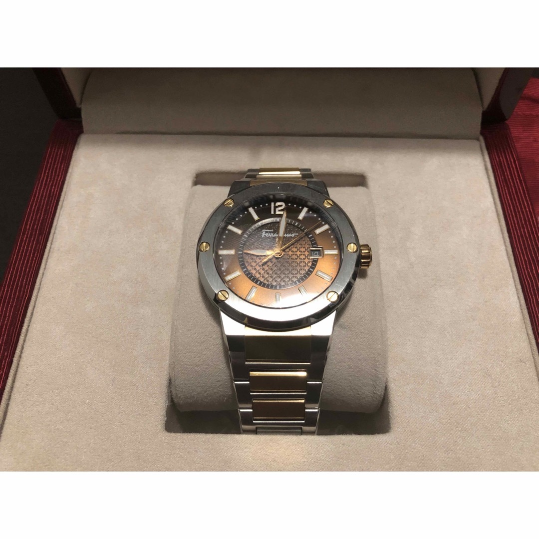 Salvatore Ferragamo(サルヴァトーレフェラガモ)の【限定　28000→20000】サルバトーレフェラガモ　時計　 メンズの時計(腕時計(アナログ))の商品写真