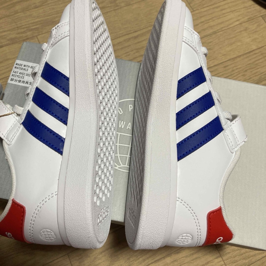 adidas(アディダス)のadidas 19 GW6514 アディダス キッズ スニーカー キッズ/ベビー/マタニティのキッズ靴/シューズ(15cm~)(スニーカー)の商品写真