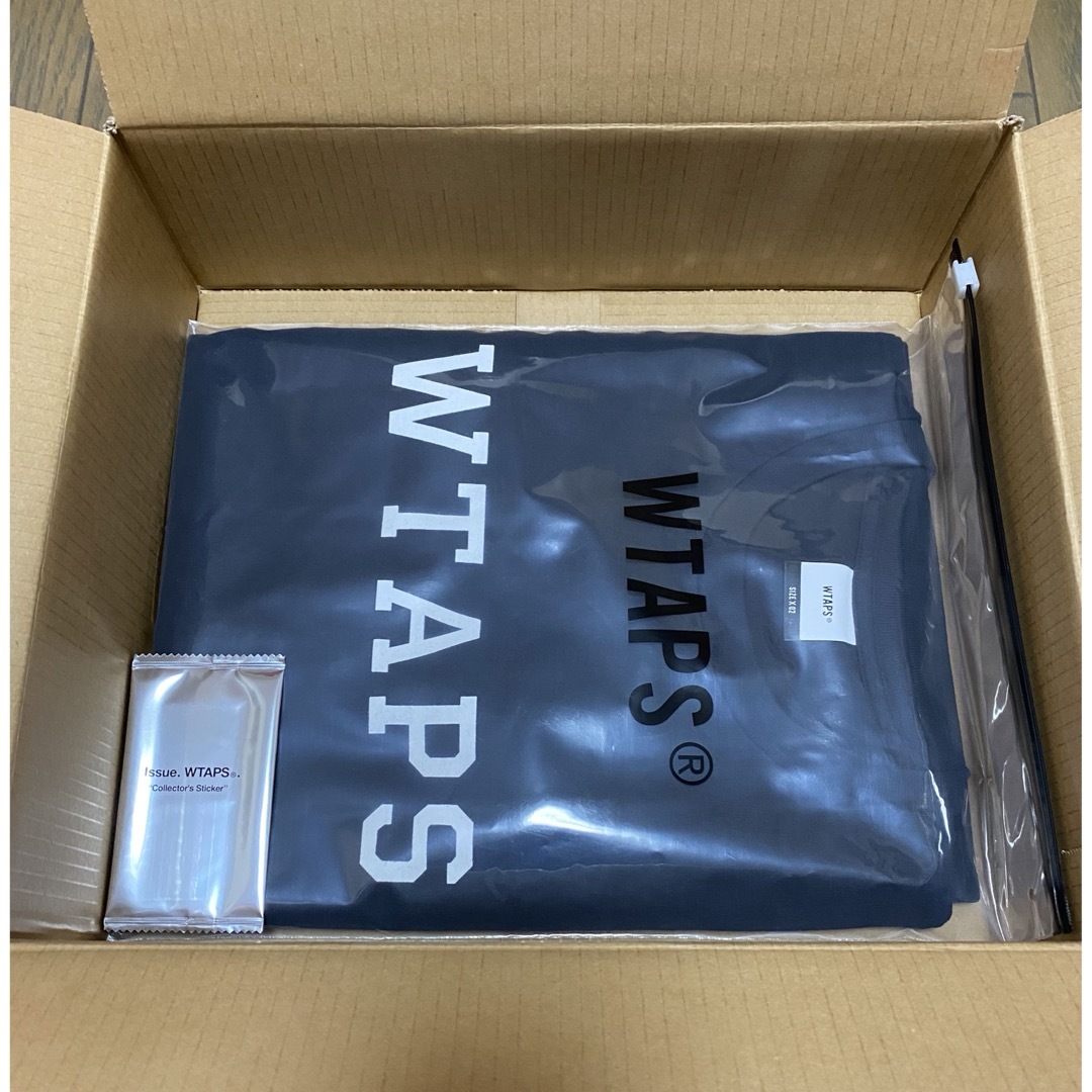 W)taps(ダブルタップス)のWTAPS カレッジロゴ ロングスリーブTシャツ NAVY M メンズのトップス(Tシャツ/カットソー(七分/長袖))の商品写真