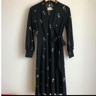 エイチアンドエム(H&M)のとまと様専用　H&M　カシュクール　ワンピース　花柄(ひざ丈ワンピース)