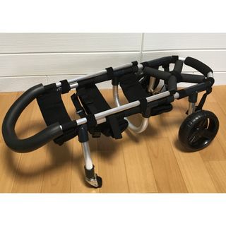 ●Mダックス●犬の車椅子 小型犬用4輪車いす 顎乗せ付～9kg位 歩行器 介護(犬)