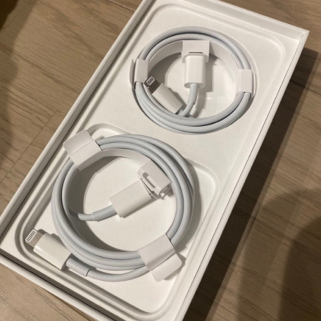 Apple(アップル)のiPhone ケーブル　2本セット　新品 スマホ/家電/カメラのスマートフォン/携帯電話(バッテリー/充電器)の商品写真