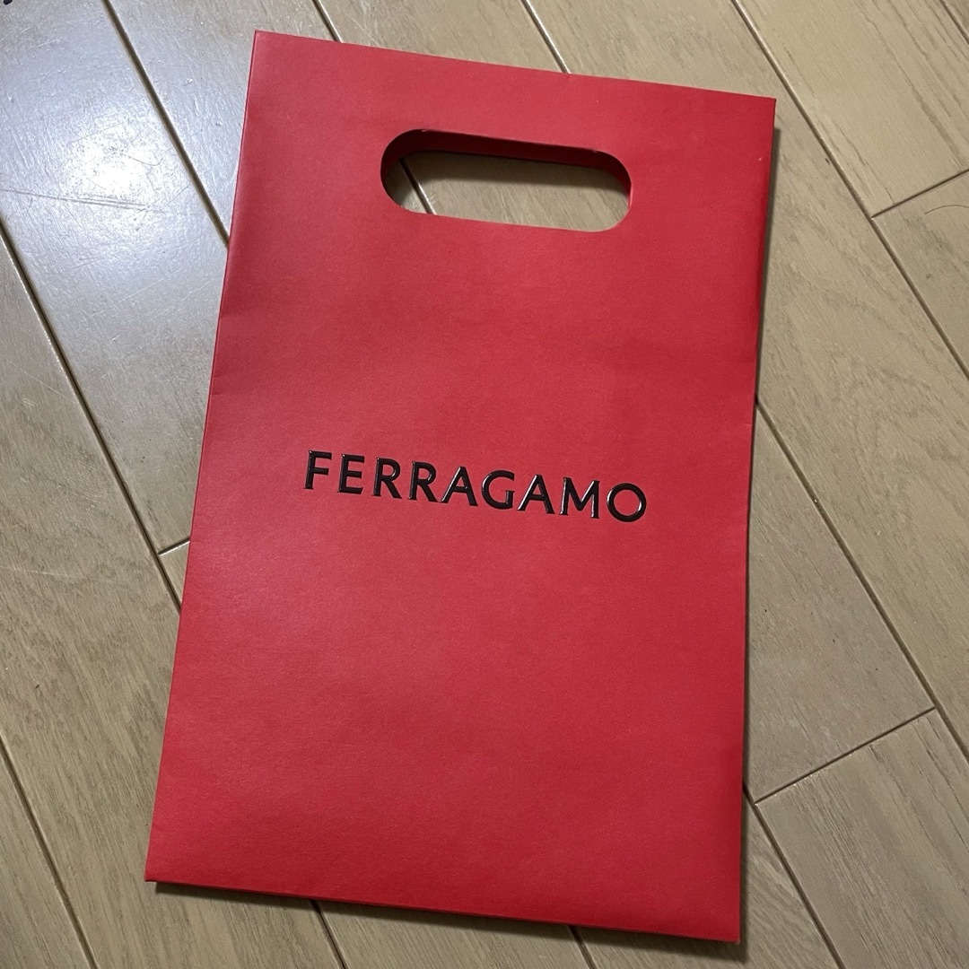 Ferragamo(フェラガモ)のFERRAGAMOショッパー レディースのバッグ(ショップ袋)の商品写真