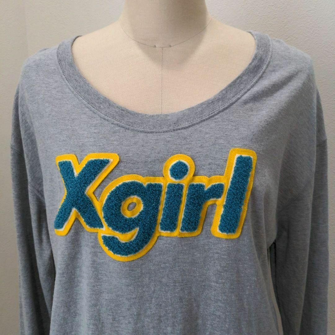 X-girl(エックスガール)のX-girl ワッペン ロゴ ロンT レディース トップス グレー 2 レディースのトップス(Tシャツ(長袖/七分))の商品写真