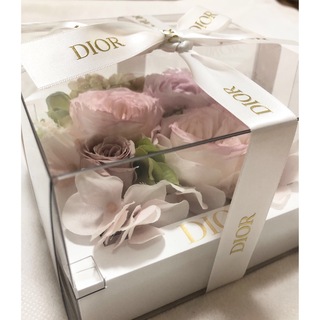Dior - 新品未使用★Dior★ディオール★プリザーブドフラワー★アレンジメント★ピンク