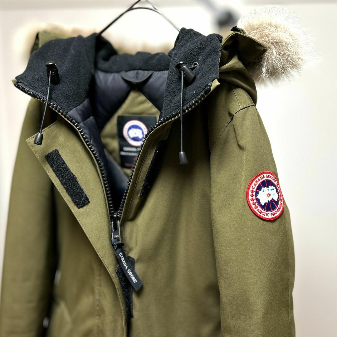 CANADA GOOSE(カナダグース)の正規品CANADAGOOSEカナダグース /レディース/ダウンコート/カーキXS レディースのジャケット/アウター(ダウンジャケット)の商品写真