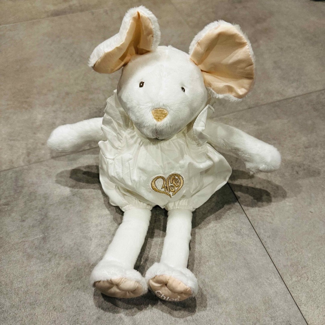 Chloe(クロエ)の新品Chloe Doudou Topolino Bianco 22 マウスドール キッズ/ベビー/マタニティのおもちゃ(ぬいぐるみ/人形)の商品写真