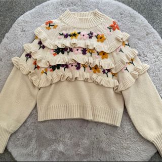 ザラ(ZARA)のzara 刺繍花柄ニット(ニット/セーター)