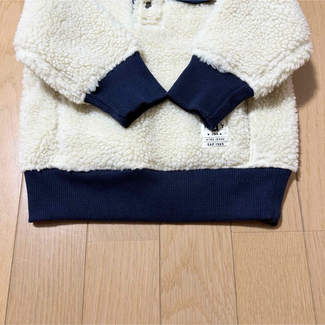 babyGAP(ベビーギャップ)のbabygap ベビーギャップ ボアトップス 90 もこもこ ギャップ gap キッズ/ベビー/マタニティのキッズ服男の子用(90cm~)(ジャケット/上着)の商品写真