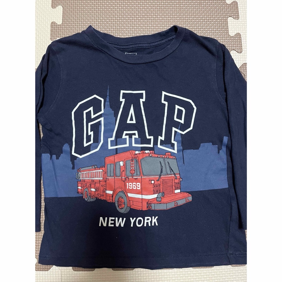 babyGAP(ベビーギャップ)の《値下げ》　ベビーギャップ　長袖　3枚 キッズ/ベビー/マタニティのキッズ服男の子用(90cm~)(Tシャツ/カットソー)の商品写真