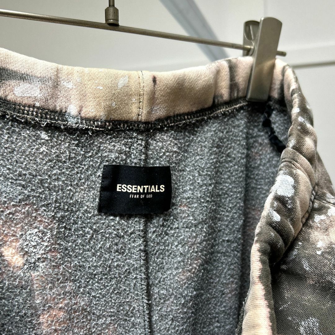 FEAR OF GOD(フィアオブゴッド)のFOGESSENTIALSエフオージーエッセンシャルズパンツ/bhkbdflA メンズのパンツ(その他)の商品写真