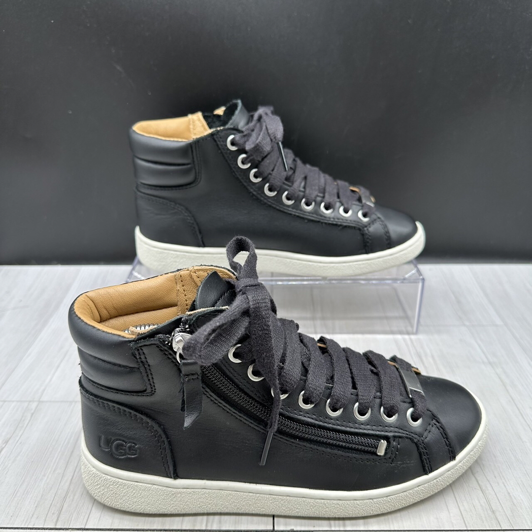 新品未使用品 UGG アグ 本革 ハイカットスニーカー 新品未使用品 UGG アグ 本革 ハイカットスニーカー