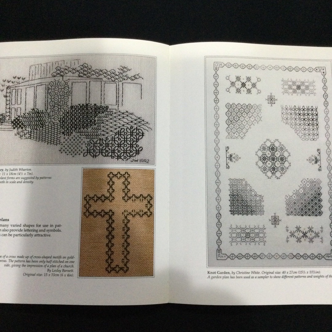 Blackwork 刺繍　図案集　洋書　英語　作品集　刺しゅう　ブラックワーク エンタメ/ホビーの本(洋書)の商品写真