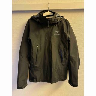 アークテリクス(ARC'TERYX)の【美品】ベータ AR ジャケット メンズ black Sサイズ(マウンテンパーカー)