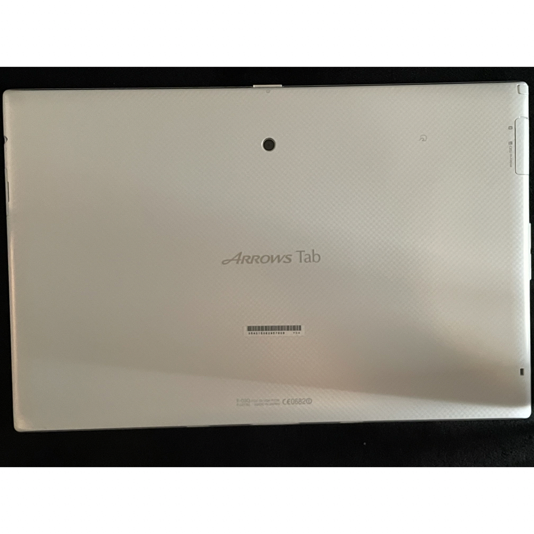 NTTdocomo(エヌティティドコモ)のFUJITSU ARROWS Tab F-03G White スマホ/家電/カメラのPC/タブレット(タブレット)の商品写真