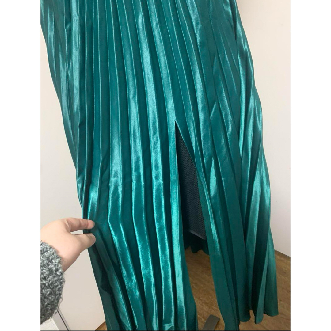 緑色プリーツスカートLサイズ レディースのスカート(ロングスカート)の商品写真