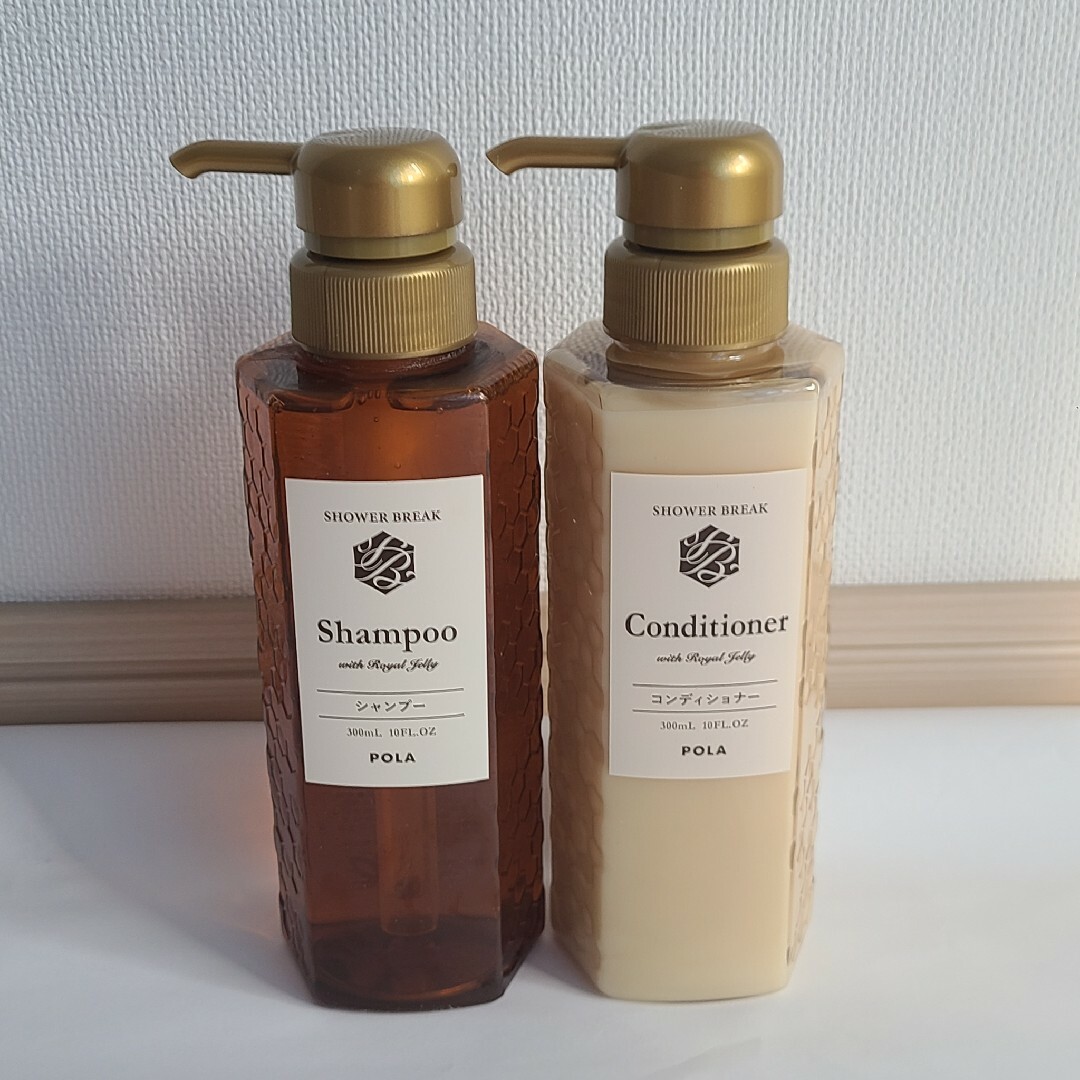 POLA(ポーラ)の新品【POLA】シャワーブレイクシャンプー&コンディショナー各300ml コスメ/美容のヘアケア/スタイリング(シャンプー/コンディショナーセット)の商品写真