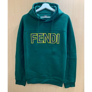 フェンディ(FENDI)の【正規品】FENDI センターロゴパーカー(パーカー)