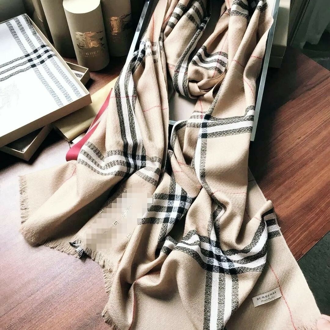 BURBERRY(バーバリー)のロンドン マフラー レディースのファッション小物(マフラー/ショール)の商品写真