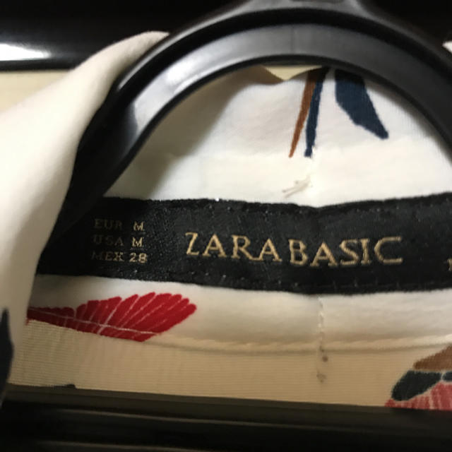 ZARA(ザラ)の鳥柄ブラウス レディースのトップス(シャツ/ブラウス(長袖/七分))の商品写真
