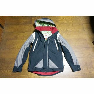 バートン(BURTON)の女性用 BURTON バートン スノボドウエア ザニージャケット M(ウエア/装備)