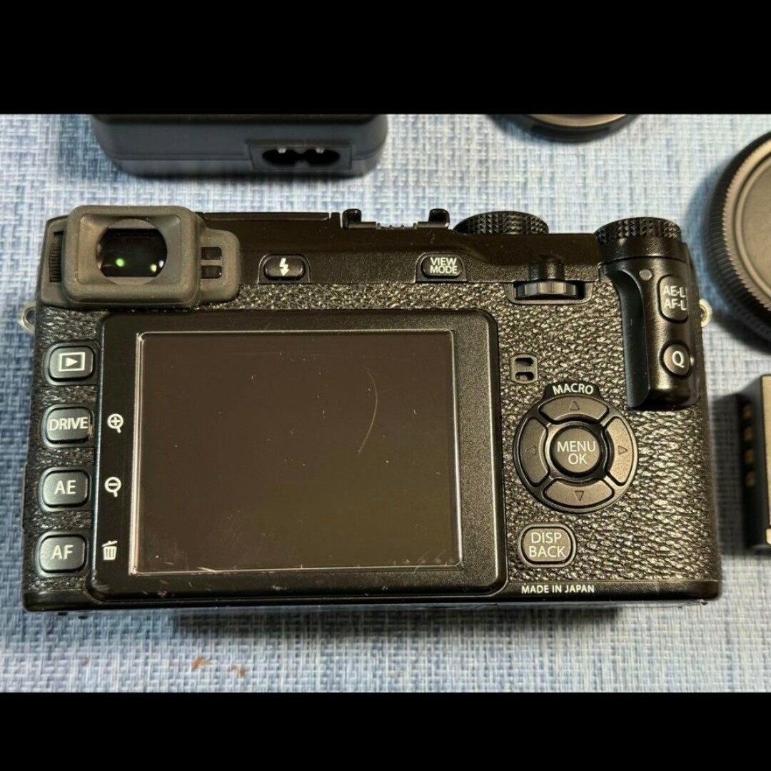 富士フイルム(フジフイルム)のfujifilm x-e1 本体 スマホ/家電/カメラのカメラ(ミラーレス一眼)の商品写真