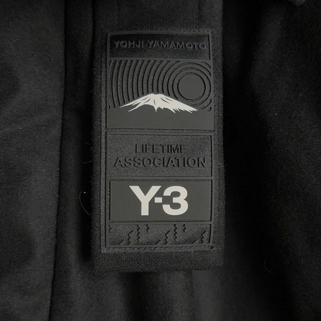 Y-3(ワイスリー)の8986【希少デザイン】Y-3☆ワンポイントロゴ定番カラーロングコート　美品 メンズのジャケット/アウター(トレンチコート)の商品写真