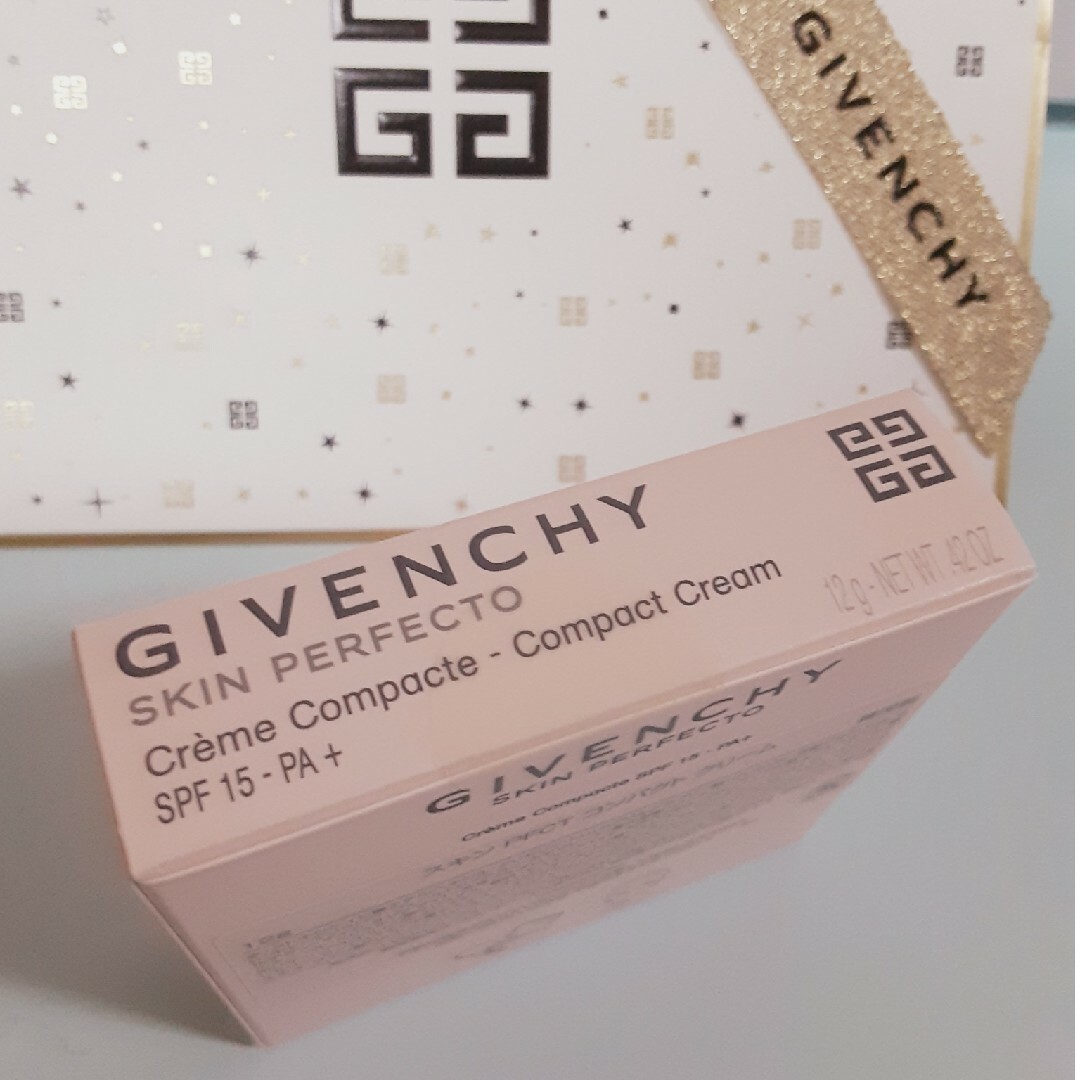 GIVENCHY(ジバンシィ)の新品　GIVENCHY　スキンPFCTコンパクトクリーム　ランタンポレル コスメ/美容のベースメイク/化粧品(化粧下地)の商品写真