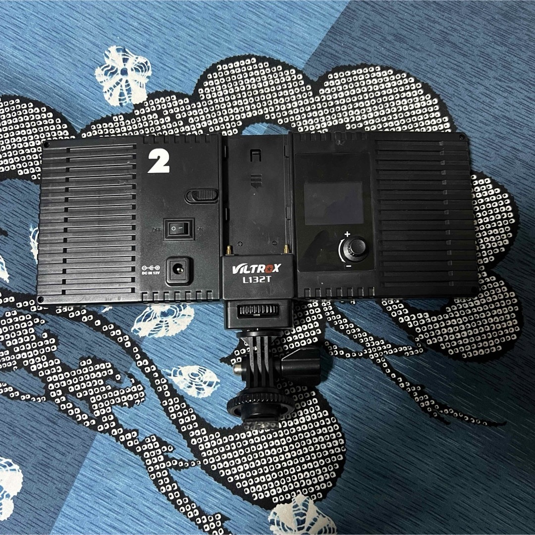 VILTROX LEDライト 撮影ライト 薄型 L132T  物撮り   スマホ/家電/カメラのカメラ(ストロボ/照明)の商品写真