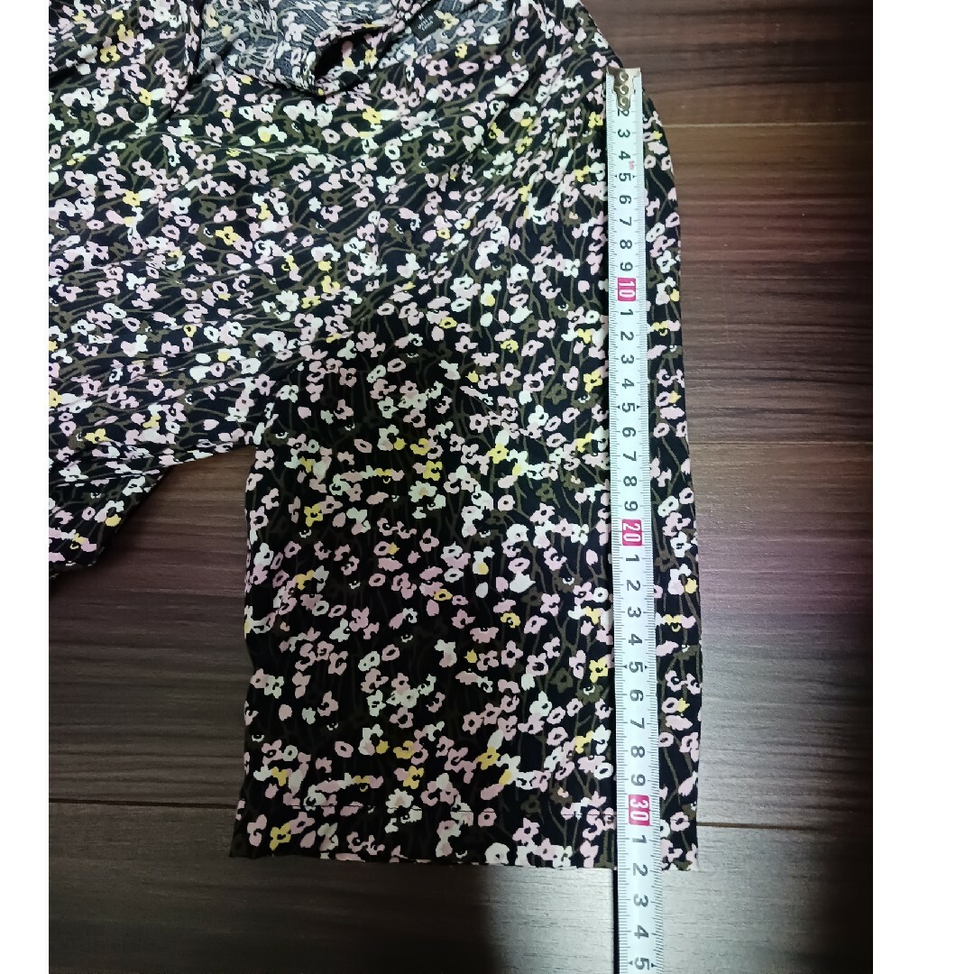 UNIQLO(ユニクロ)のプリントVネックフレアワンピース　⚠️半袖にお直し済み レディースのワンピース(ロングワンピース/マキシワンピース)の商品写真