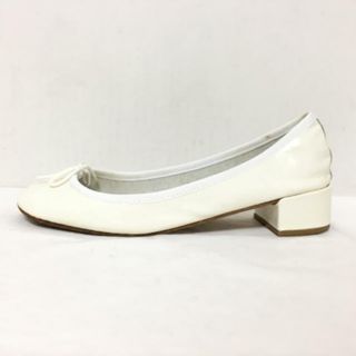 レペット(repetto)のrepetto(レペット) パンプス 36 レディース - 白 エナメル（レザー）(ハイヒール/パンプス)