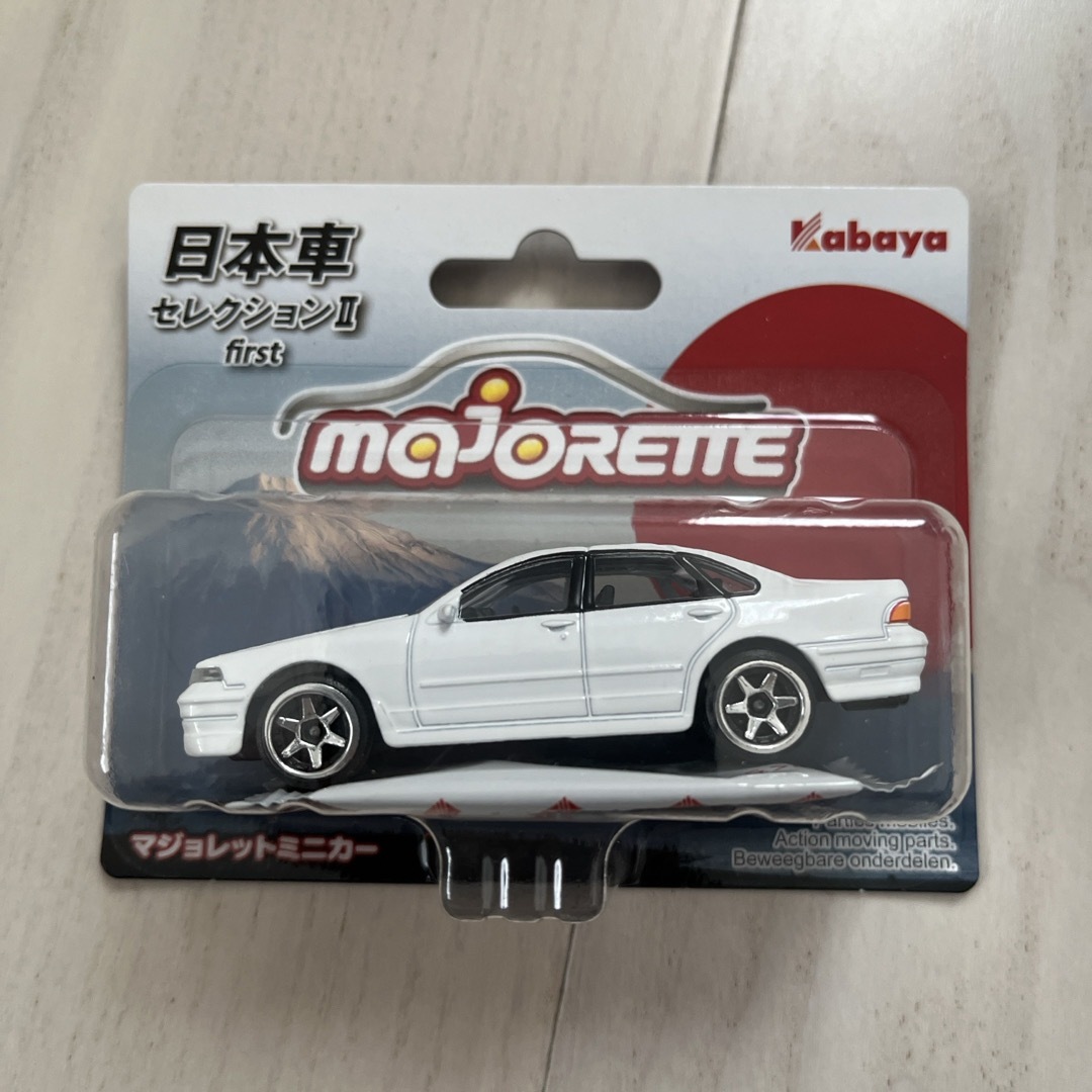 Kabaya(カバヤショクヒン)のマジョレットミニカー日本車セレクションⅢ 日産セフィーロ　白 エンタメ/ホビーのおもちゃ/ぬいぐるみ(ミニカー)の商品写真