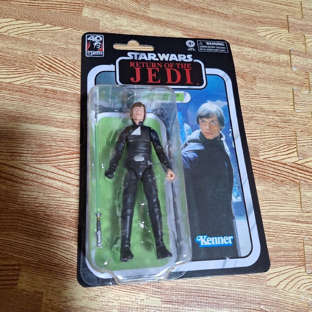 新品！STAR WARS　フィギュア エンタメ/ホビーのフィギュア(SF/ファンタジー/ホラー)の商品写真